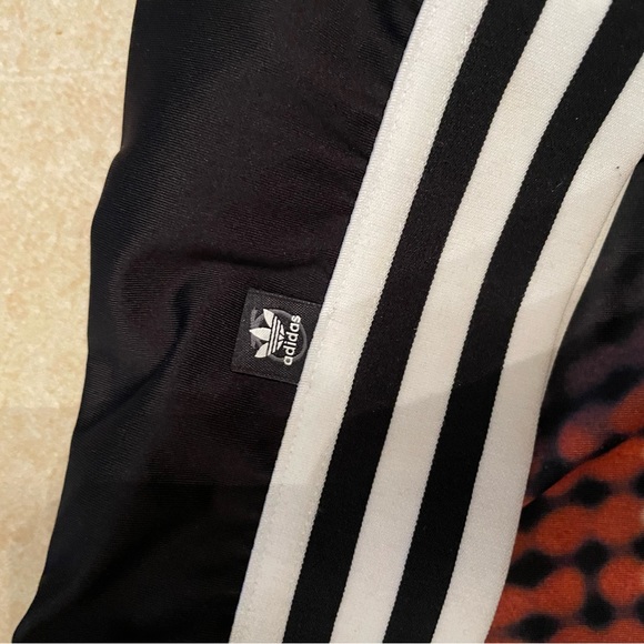 Adidas Rita Ora Set - Artistic Lights Trapeze Skirt and Cut out Top - Picture 5 of 6